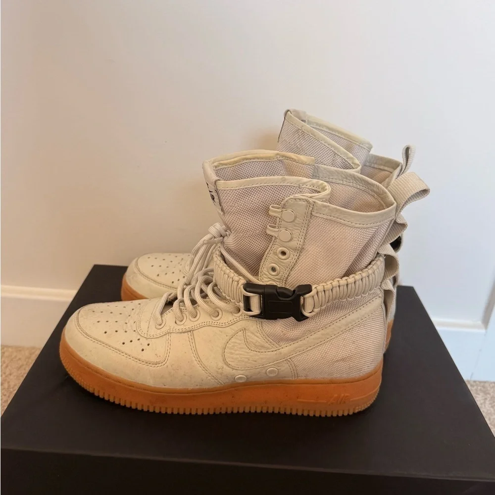 Nike Air Force 1 High-Top Sneakers